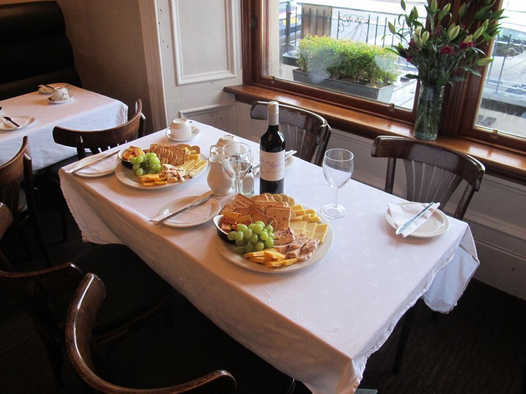 The Spinnaker Hotel Gourock Bagian luar foto